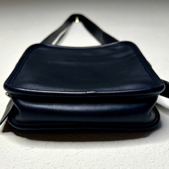 Vintage COACH Leather Camera Crossbody Bag 9817 - Picture 8 of 12